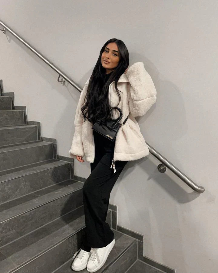 Anastasia.Abrigo elegante